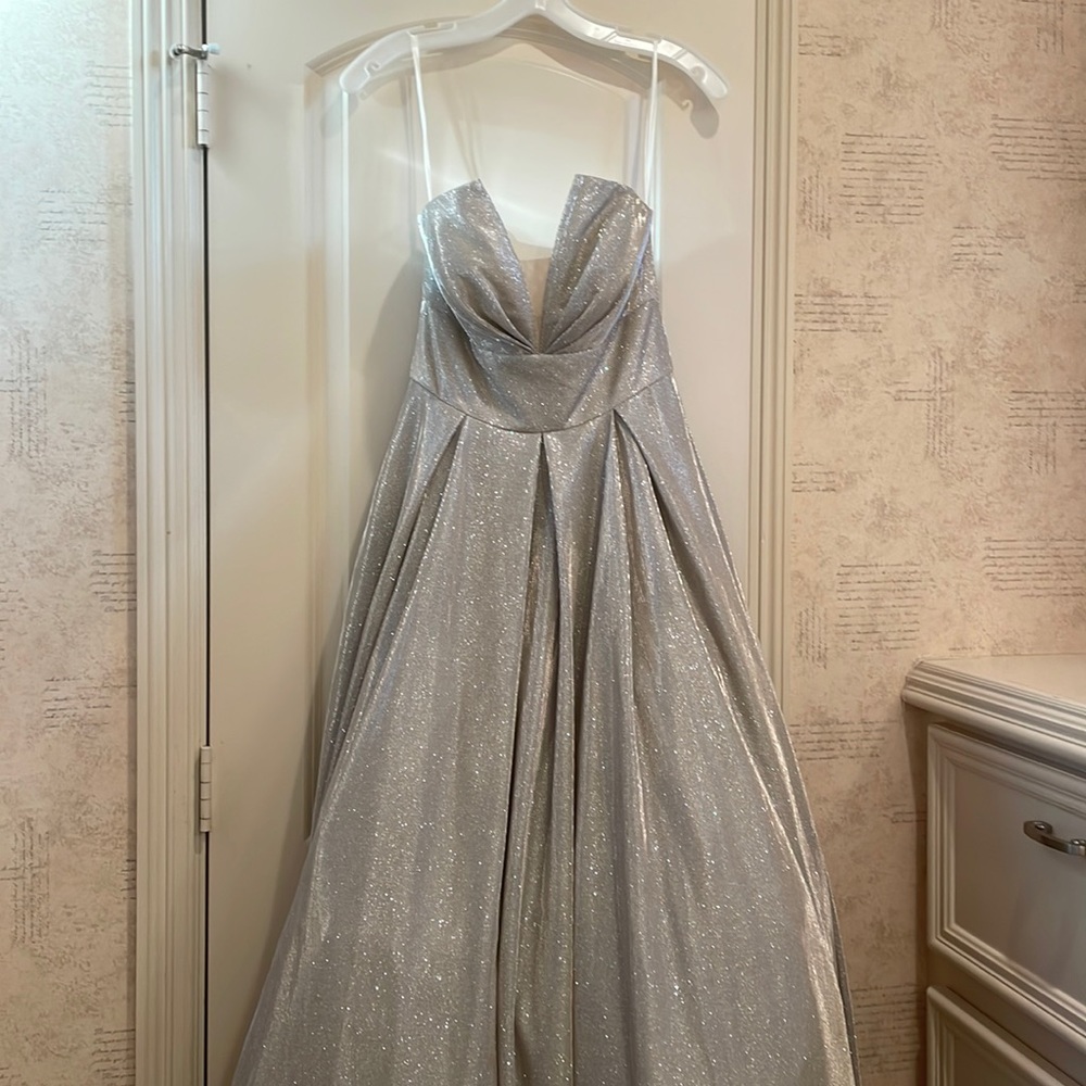 Davids Bridal strapless ballgown- never worn.